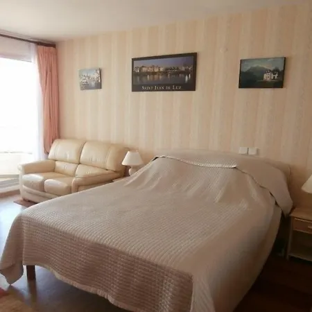 Miramar 2 - *